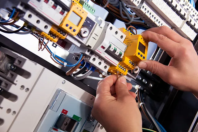 MQ Renovables electricistas 